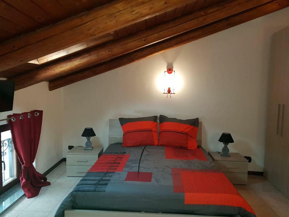 Appartamento Rouge Et Noir Saint-Vincent Esterno foto