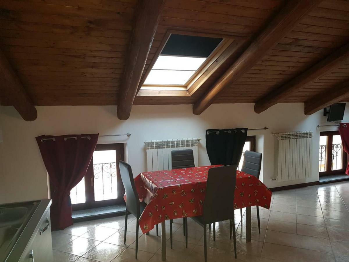 Appartamento Rouge Et Noir Saint-Vincent Esterno foto